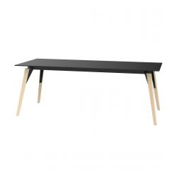 Table Faz Wood plateau HPL noir et bord noir, pieds chêne blanchis, Vondom, 200x100xH74cm