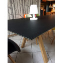 Arki, grande table 300x100 cm, plateau Fenix noir, piétement noir, Pedrali