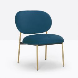 Lot de deux petits fauteuils design confortable, Blume 2951, Pedrali, tissu velours Kvadrat, bleu, structure laiton, 63x63xH76,5