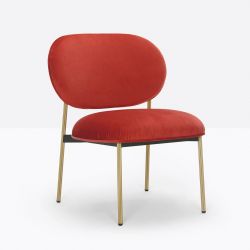 Lot de deux petits fauteuils design confortable, Blume 2951, Pedrali, tissu velours Kvadrat, rouge, structure laiton, 63x63xH76,