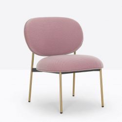 Lot de deux petits fauteuils design confortable, Blume 2951, Pedrali, tissu Jaali Kvadrat, rose, structure laiton, 63x63xH76,5 c